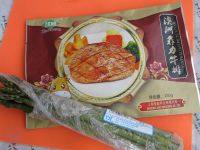 【手工美食】芦笋菲力牛排的做法步骤1