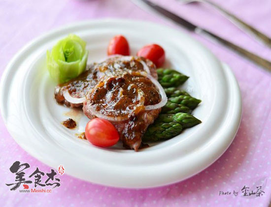 黑胡椒浇汁沙朗菲力牛排PU.jpg