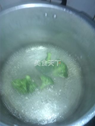 煎牛排的做法步骤：6