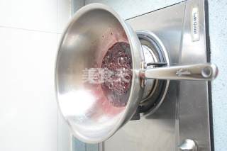 简简单单更美味——红酒上脑牛排的做法步骤：5